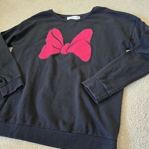 151. Disney Store Minnie Mouse 🎀 Sweatshirt